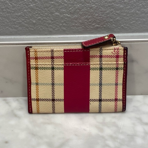 Coach - Picture 2 of 5